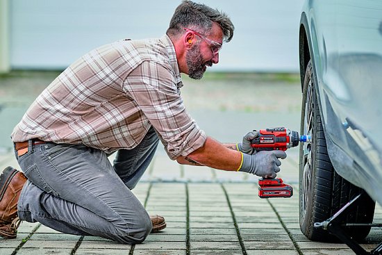 IMPAXXO 18/400 - Мощный эксперт Einhell для колесных гаек и длинных болтов