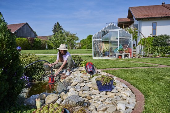Новые аккумуляторные насосы обеспечивают беспроводной полив и дренаж